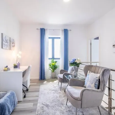 Otto By Galmi Campanario